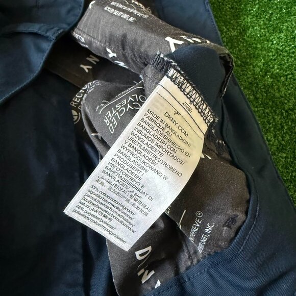 DKNY Classic Fit Flat Front Blue Bermuda Chino Preppy Style Golf Shorts Size 38 - Picture 9 of 14